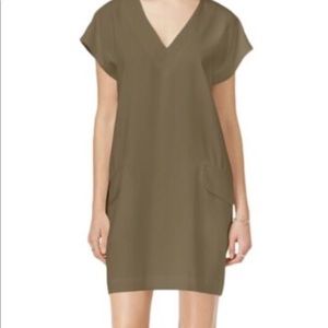 Bar lll Olive Green Cap Sleeves V-Neck Shift  Dress Sz L